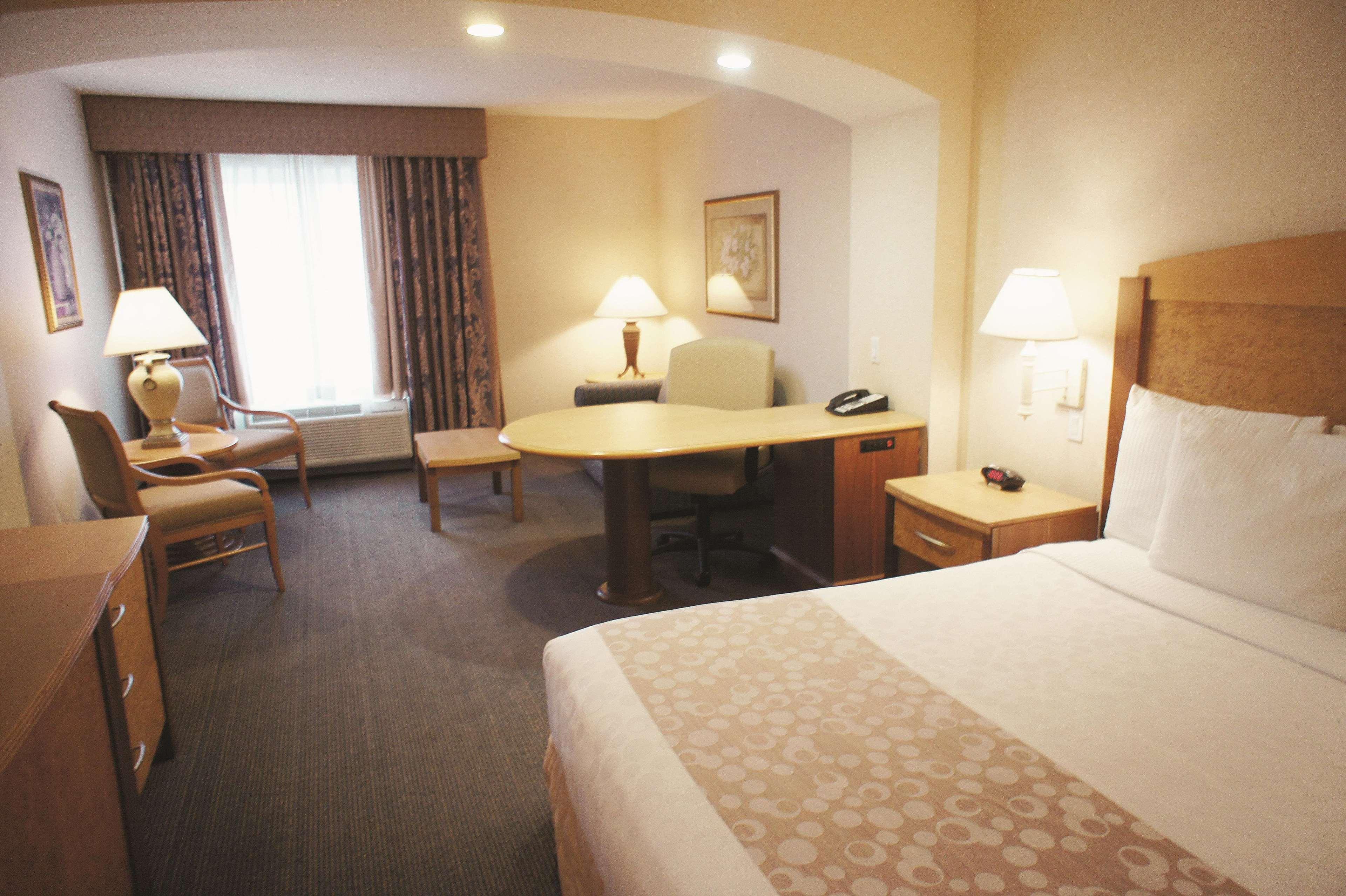 La Quinta By Wyndham Islip - Macarthur Airport Bohemia Екстер'єр фото