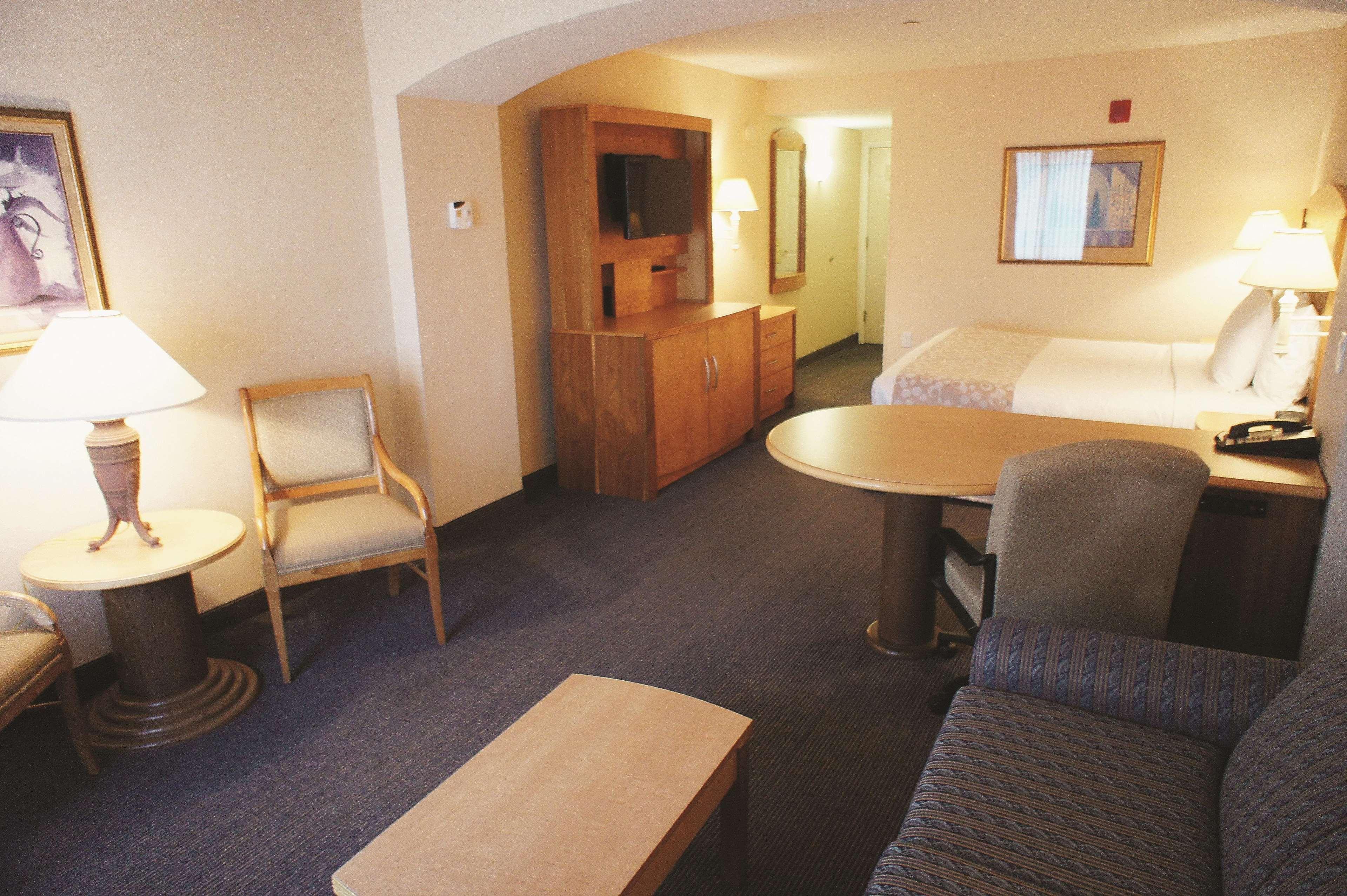 La Quinta By Wyndham Islip - Macarthur Airport Bohemia Екстер'єр фото