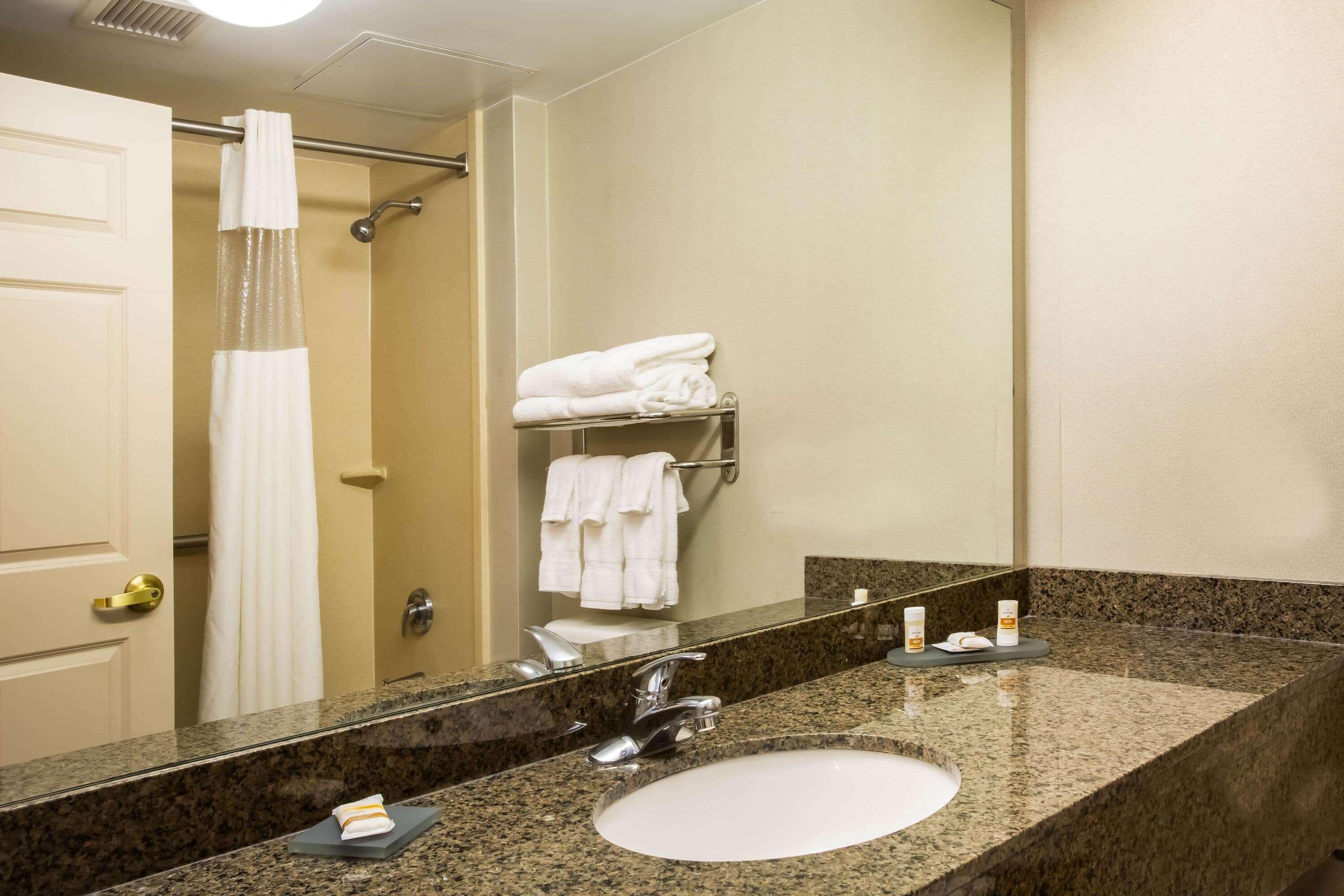La Quinta By Wyndham Islip - Macarthur Airport Bohemia Екстер'єр фото
