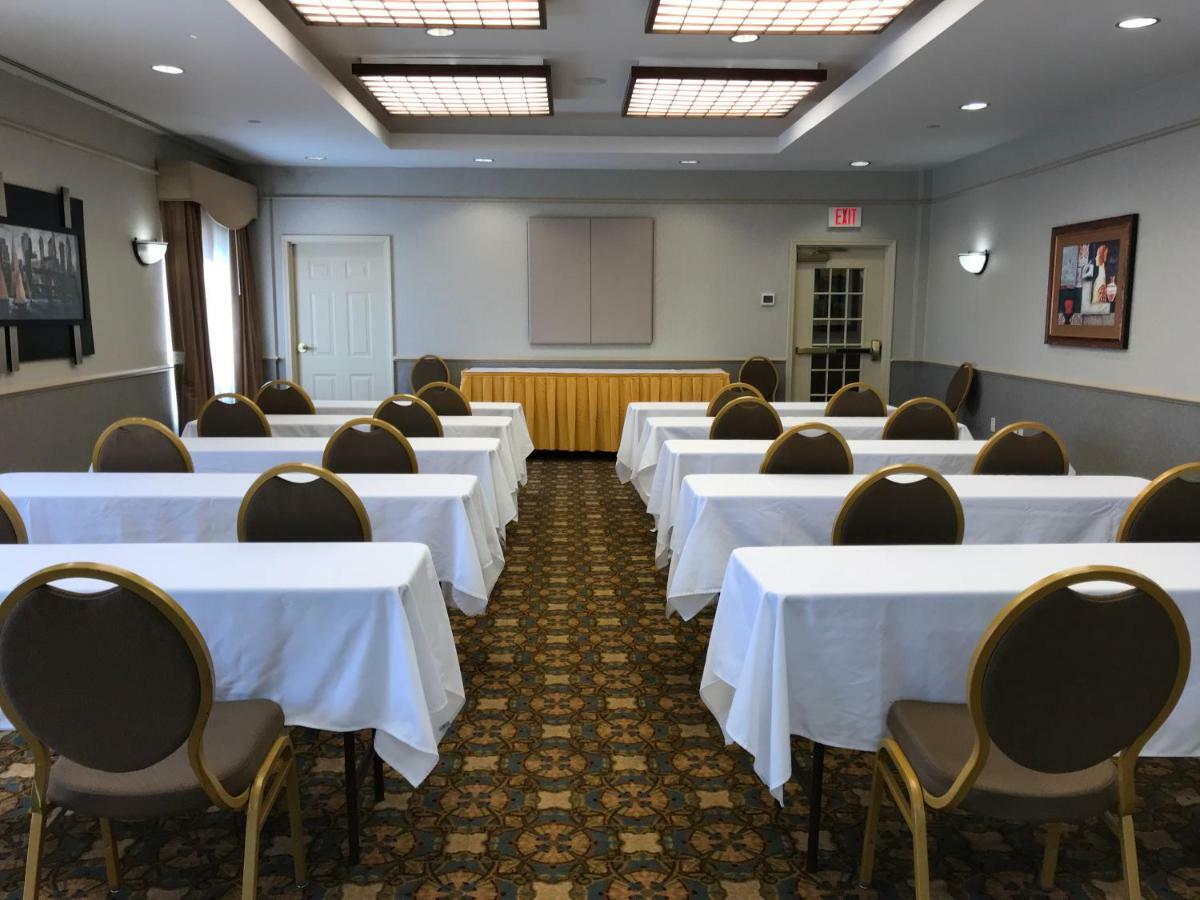 La Quinta By Wyndham Islip - Macarthur Airport Bohemia Екстер'єр фото